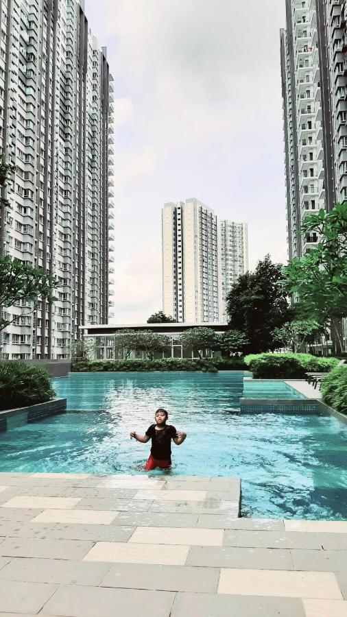 Casarozza Homestay, Southville Apartment