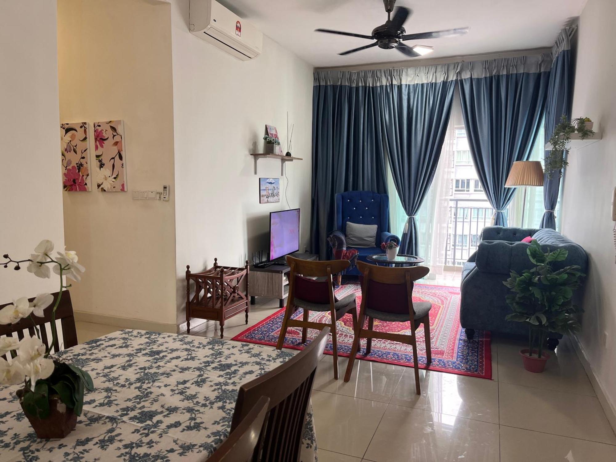 Casarozza Homestay, Southville * Bangi