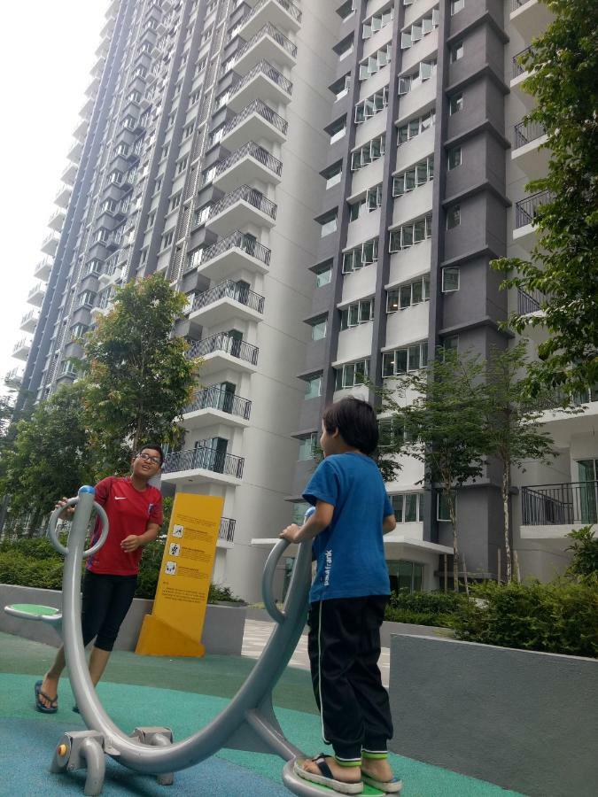 Casarozza Homestay, Southville Apartment